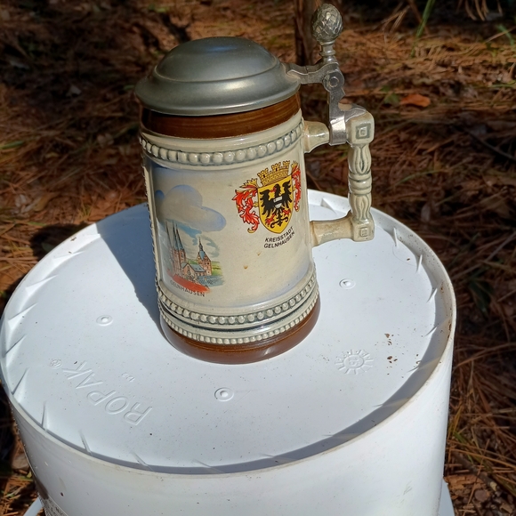 Deutschland Beer Stein with Crest - Silver and Cream - Picture 3 of 6